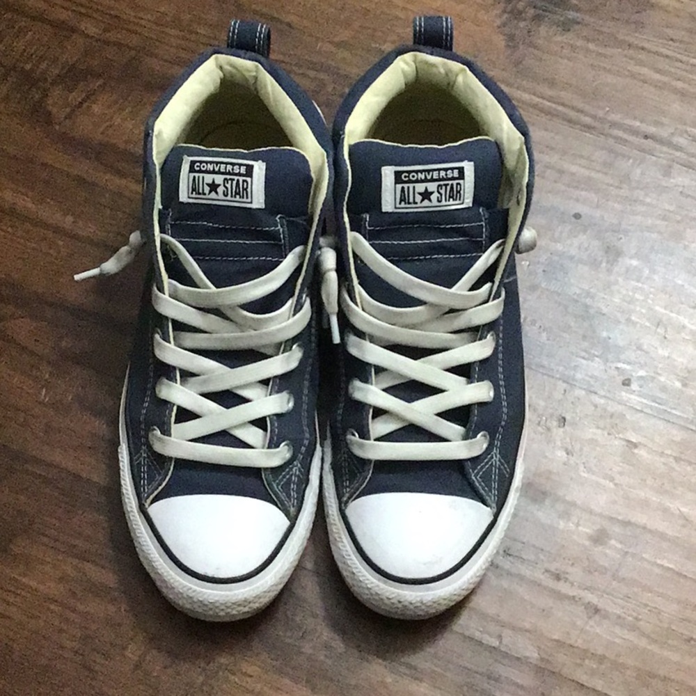 Converse Chuck Taylor Mid-Tops
